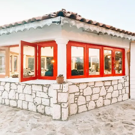 Alacati Barbarossa Çeşme